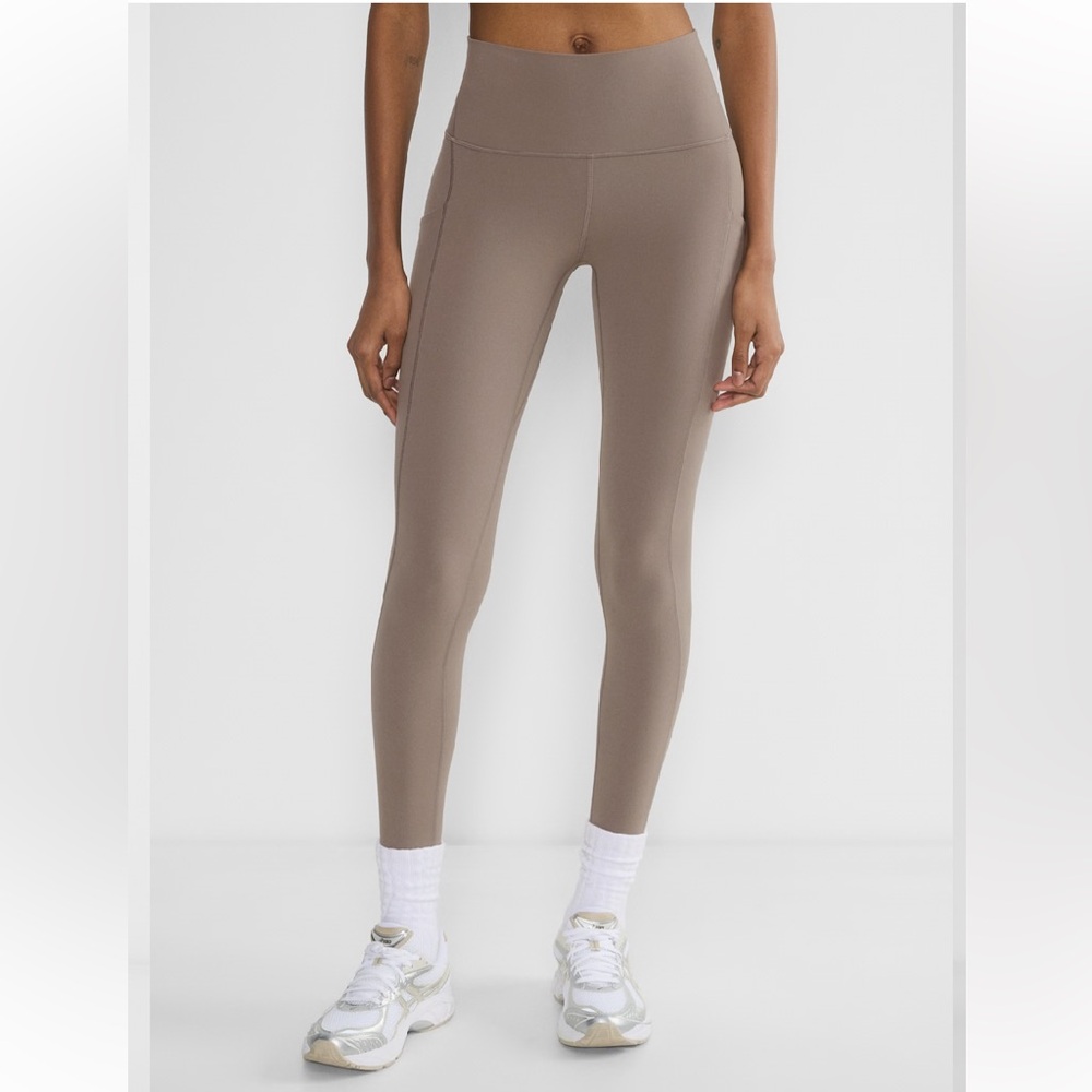 Aritzia BUTTER Cheeky Hi-Rise Pocket 26" Legging Size 2 NWT